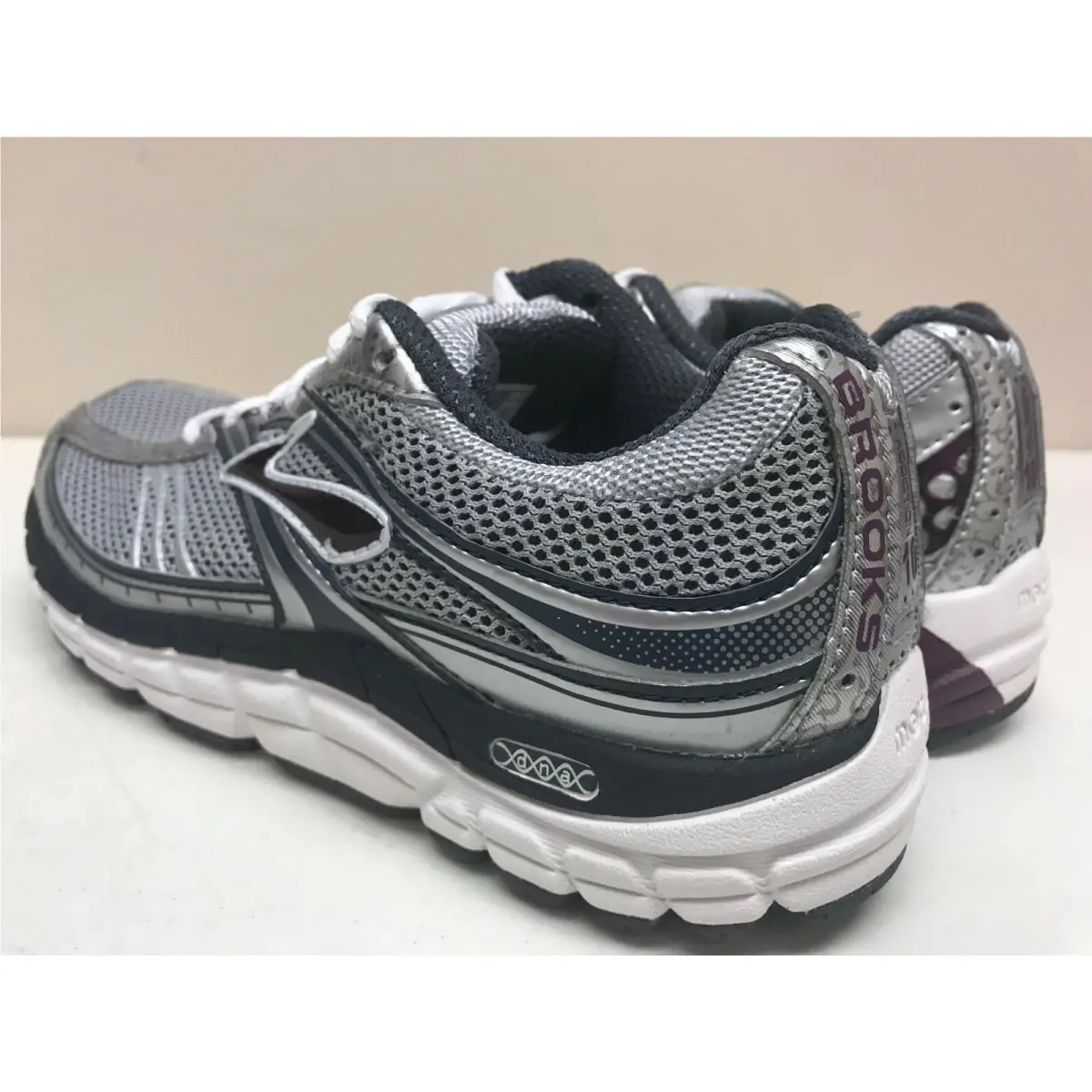 Brooks shoes - Gray 4