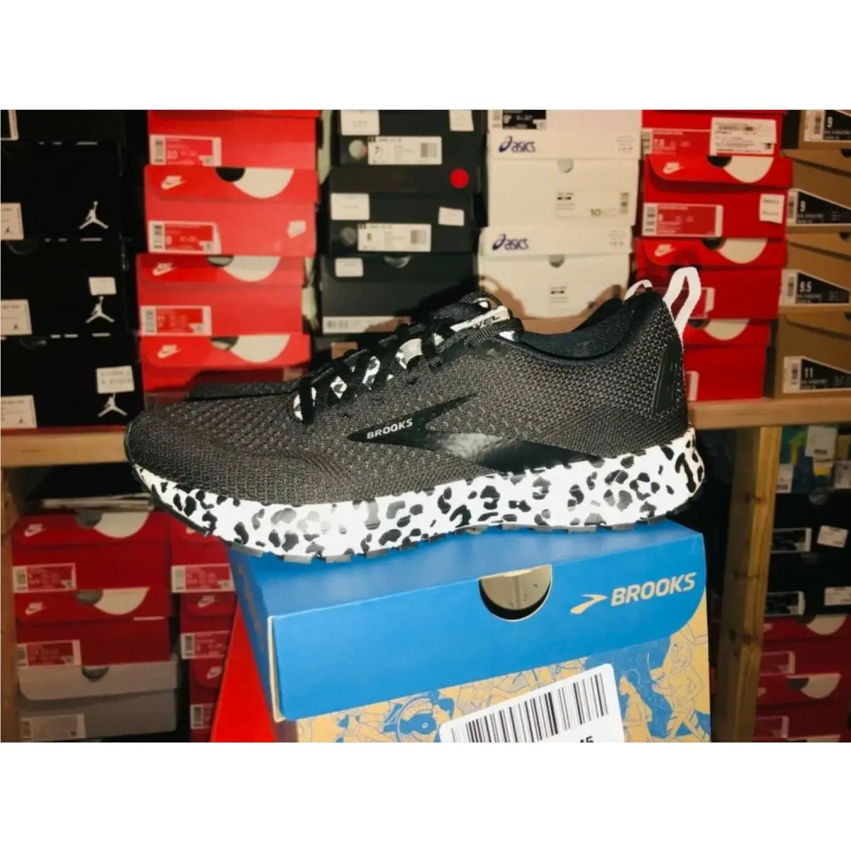 Brooks shoes - Revel - Revel - 1203371B095 - Black 4