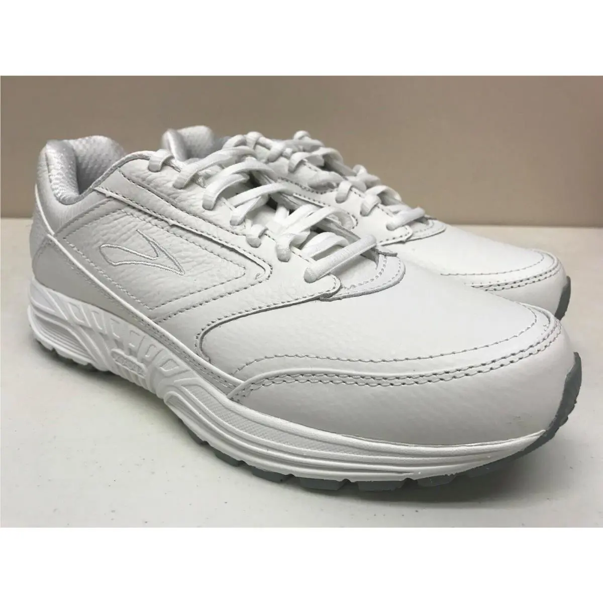 Brooks shoes - Brooks Dyad - Dyad - White 0