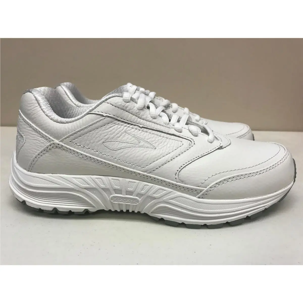 Brooks shoes - Brooks Dyad - Dyad - White 2
