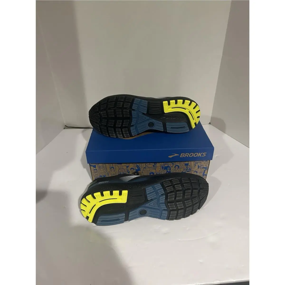 Brooks shoes - Brooks Ghost 16 - Ghost - 1104181D046 - Black/ Blue/ Yellow 2