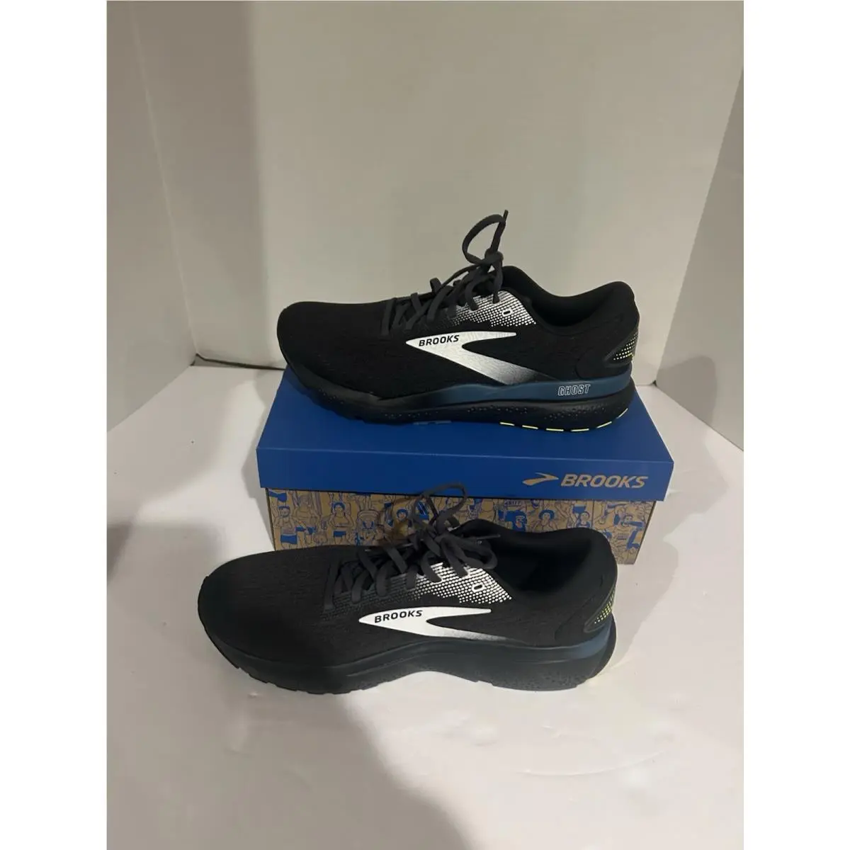 Brooks shoes - Brooks Ghost 16 - Ghost - 1104181D046 - Black/ Blue/ Yellow 3