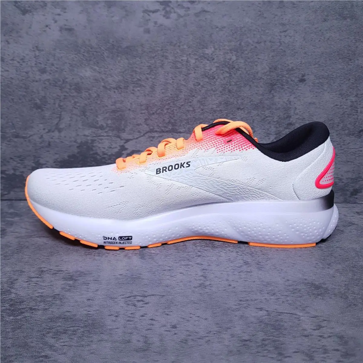 Brooks shoes - Brooks Ghost 16 - Ghost - 110418-1D-170 - White 0
