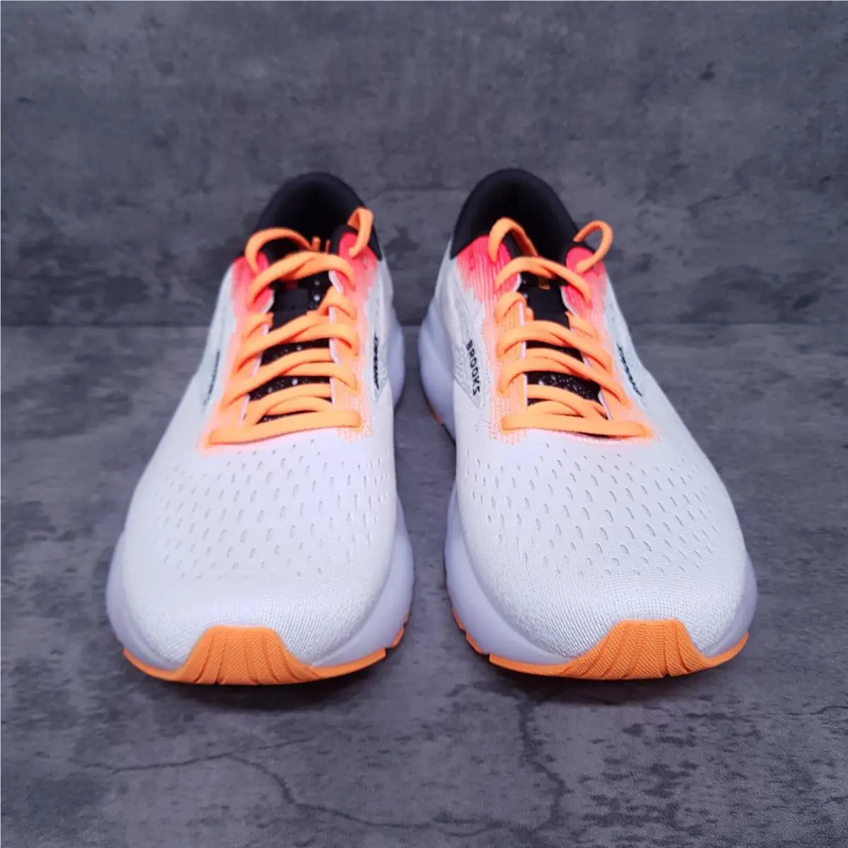 Brooks shoes - Brooks Ghost 16 - Ghost - 110418-1D-170 - White 1