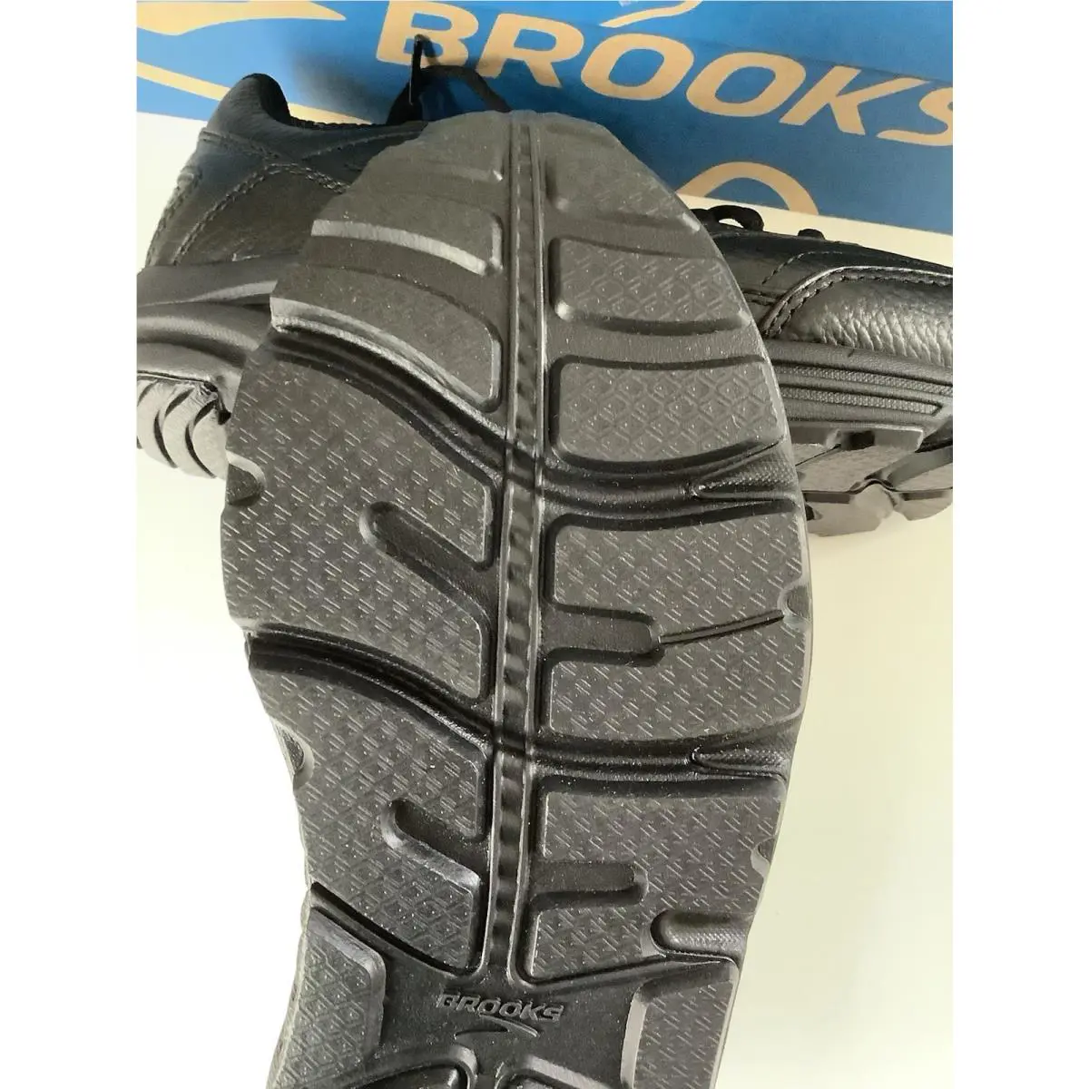 Brooks shoes - Brooks Addiction Walker - Addiction Walker - Black 4