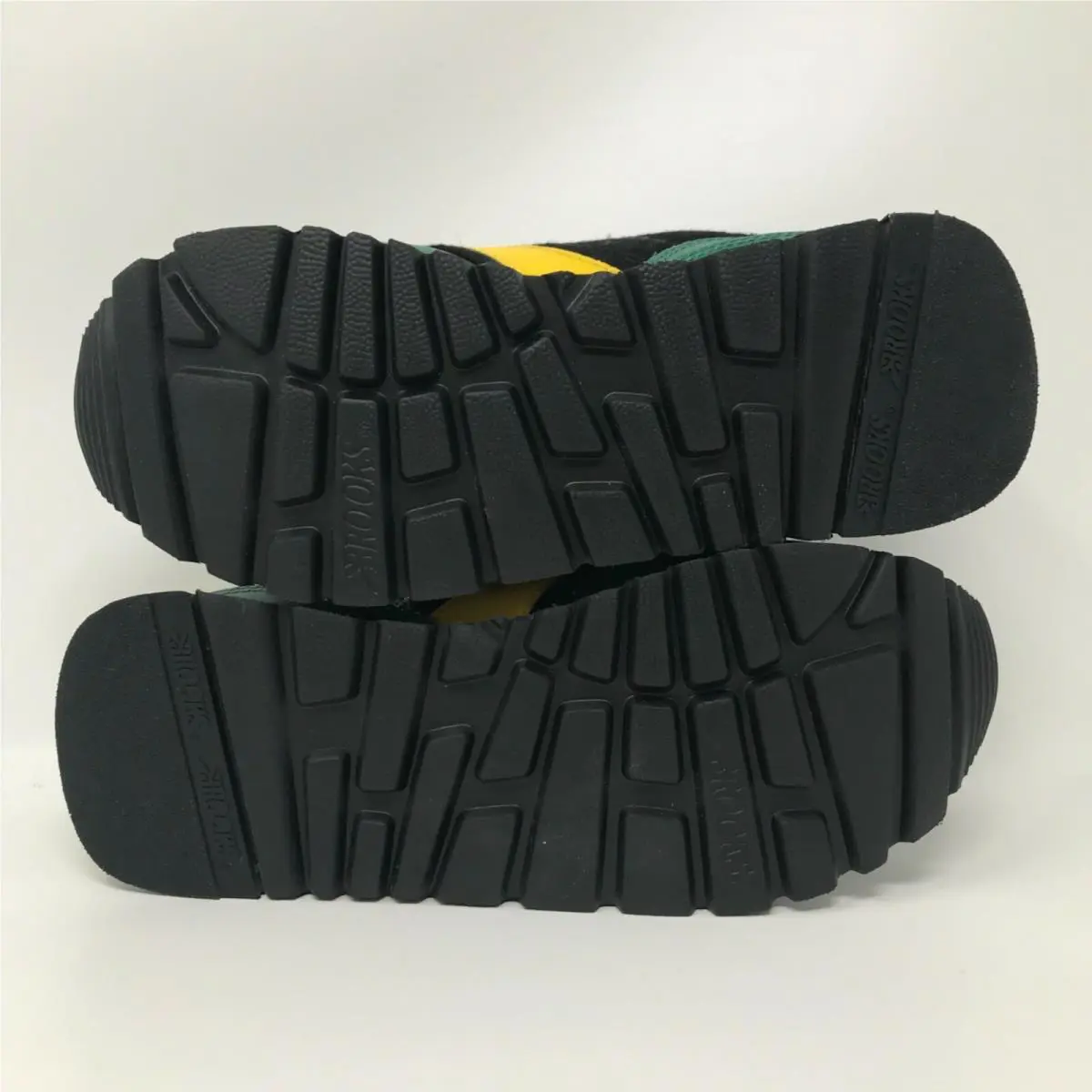 Brooks shoes - Yellow/Green (UPC: 762052974462) 3