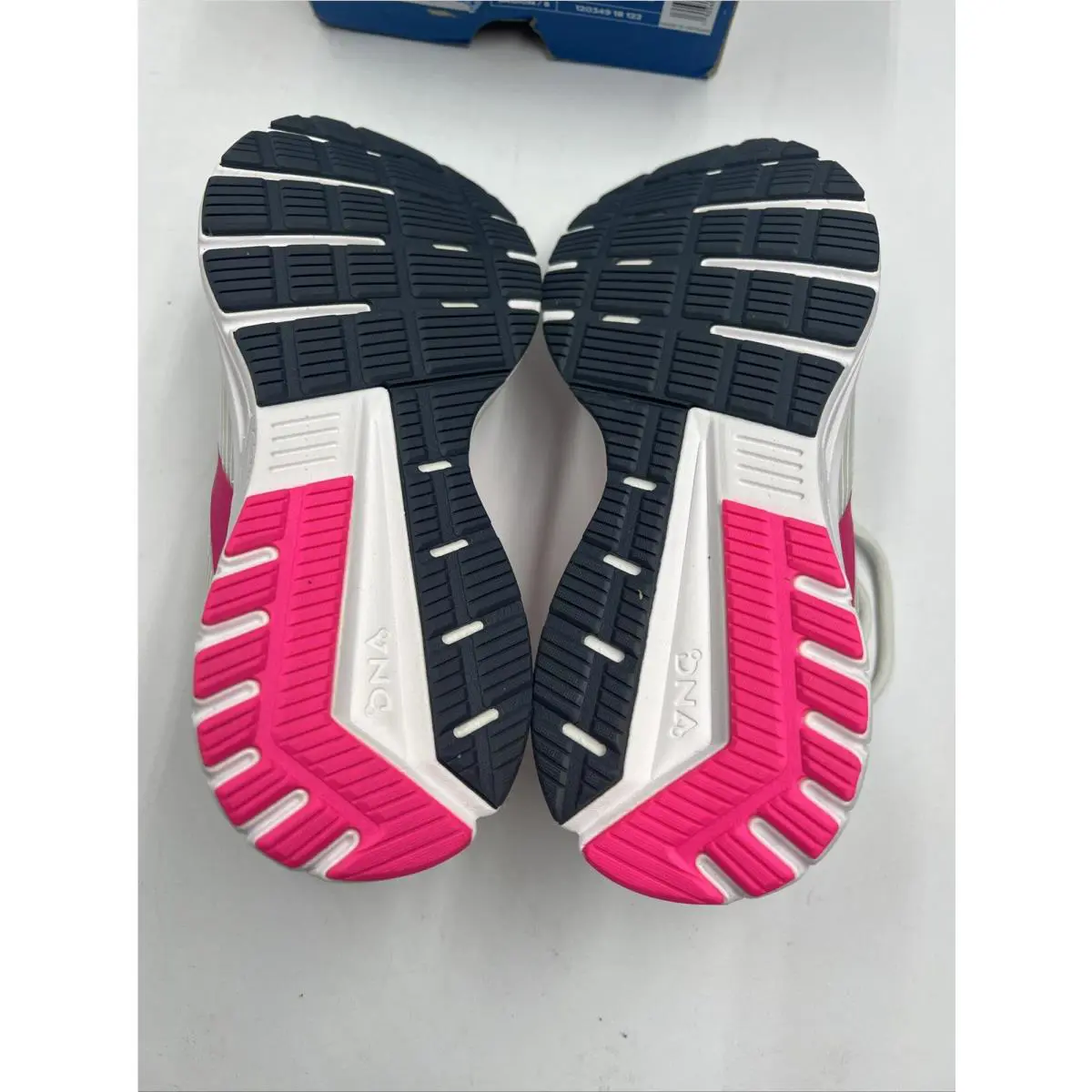 Brooks shoes - Brooks Signal 3 - Signal - 1203491B122 - White (UPC: 190340876790) 4