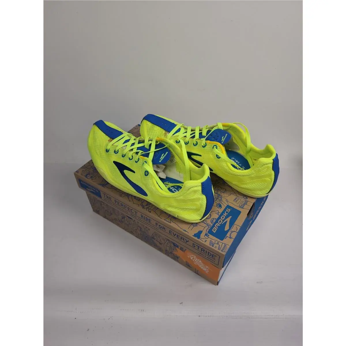 Brooks shoes - Brooks THE WIRE 3 - THE WIRE - Yellow (UPC: 883439660409) 1