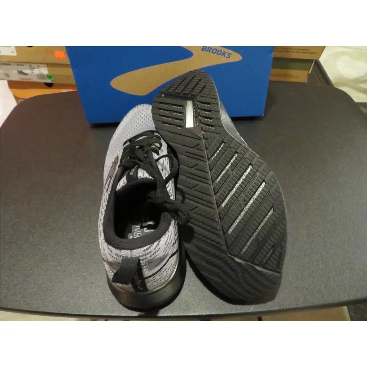 Brooks shoes - Brooks Levitate 5 - Levitate - Gray 1