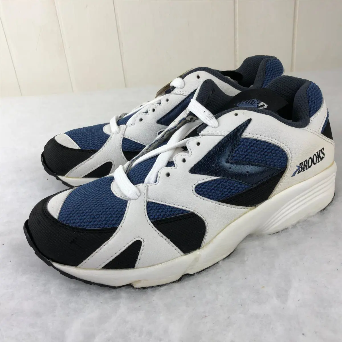 Brooks shoes - Brooks Villanova HydroFlow - Villanova HydroFlow - White 0