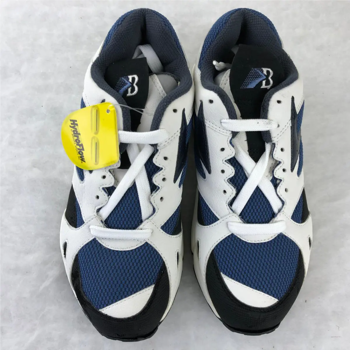 Brooks shoes - Brooks Villanova HydroFlow - Villanova HydroFlow - White 5
