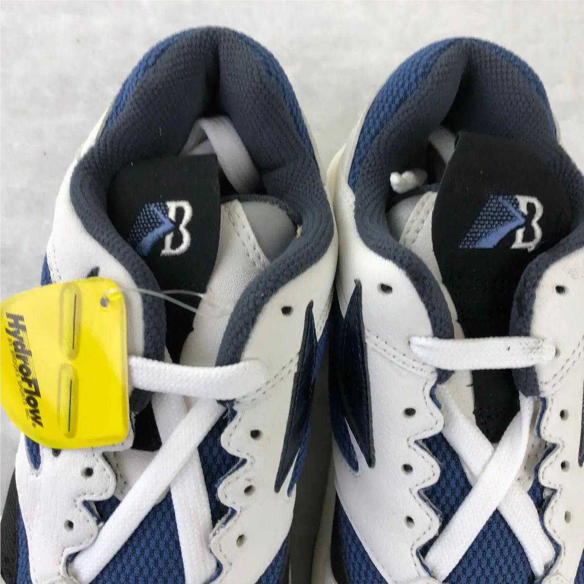 Brooks shoes - Brooks Villanova HydroFlow - Villanova HydroFlow - White 7