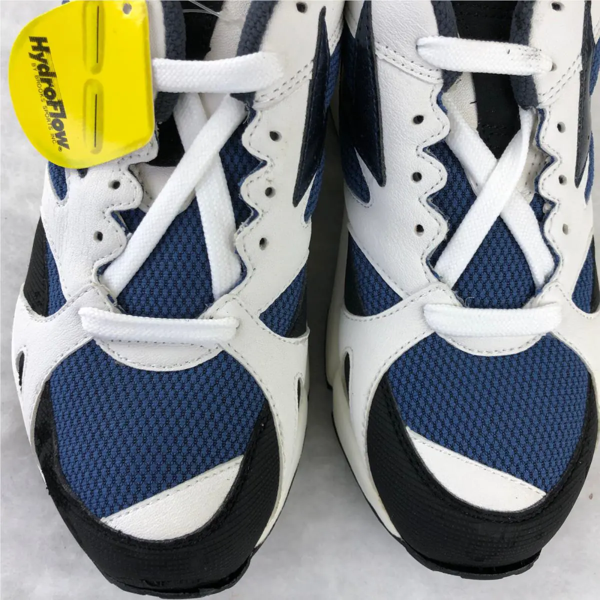 Brooks shoes - Brooks Villanova HydroFlow - Villanova HydroFlow - White 6