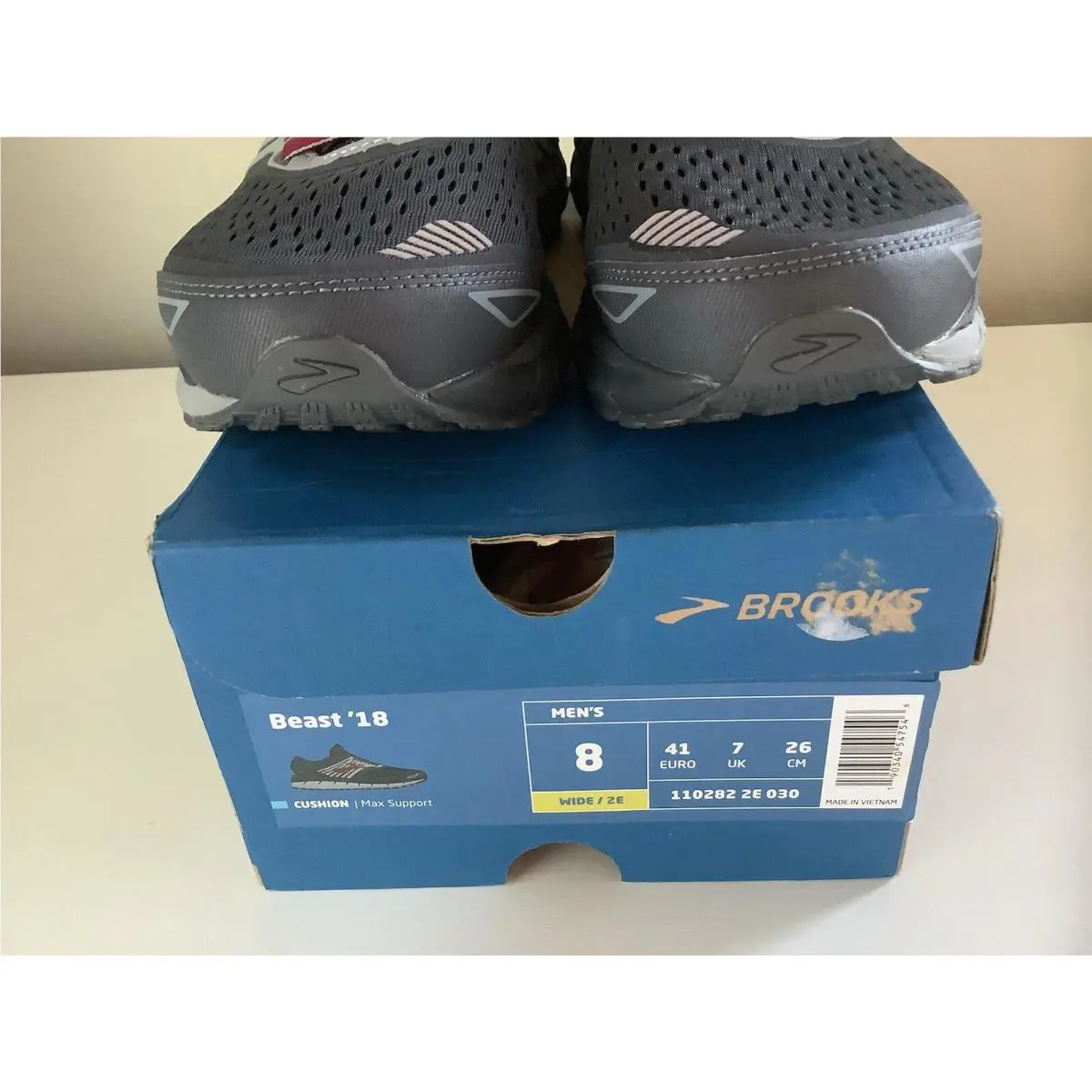 Brooks shoes - Brooks Beast - Beast - Gray 3