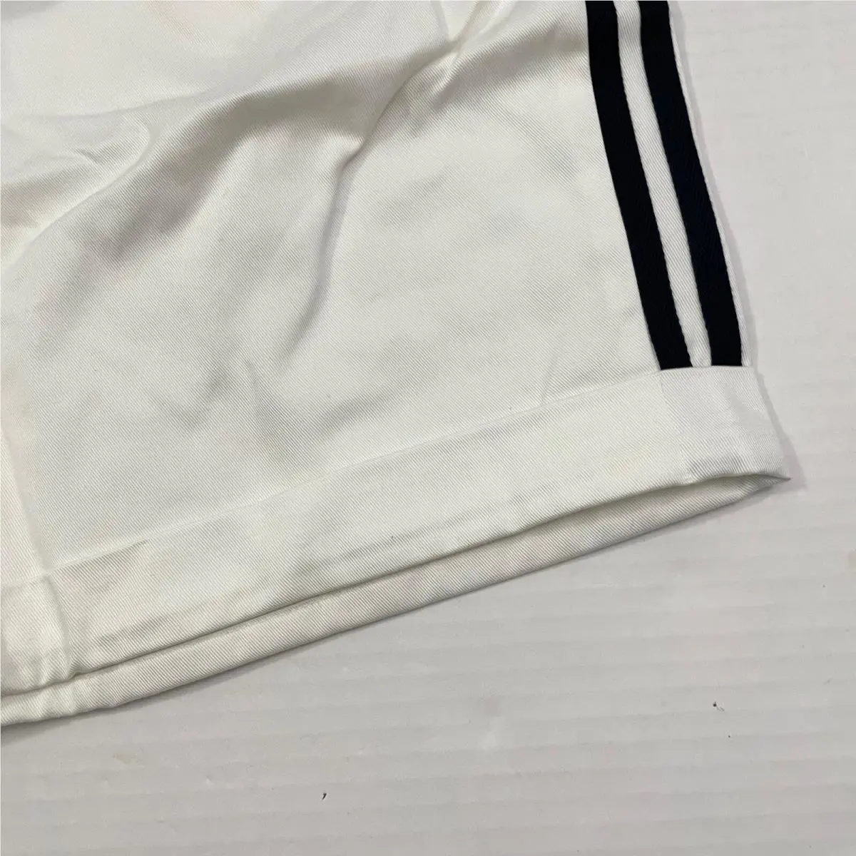 Adidas clothing - Adidas HI2929 - HI2929 - White 0