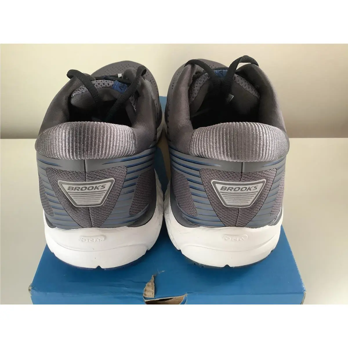 Brooks shoes - Brooks Addiction - Addiction - Gray 0
