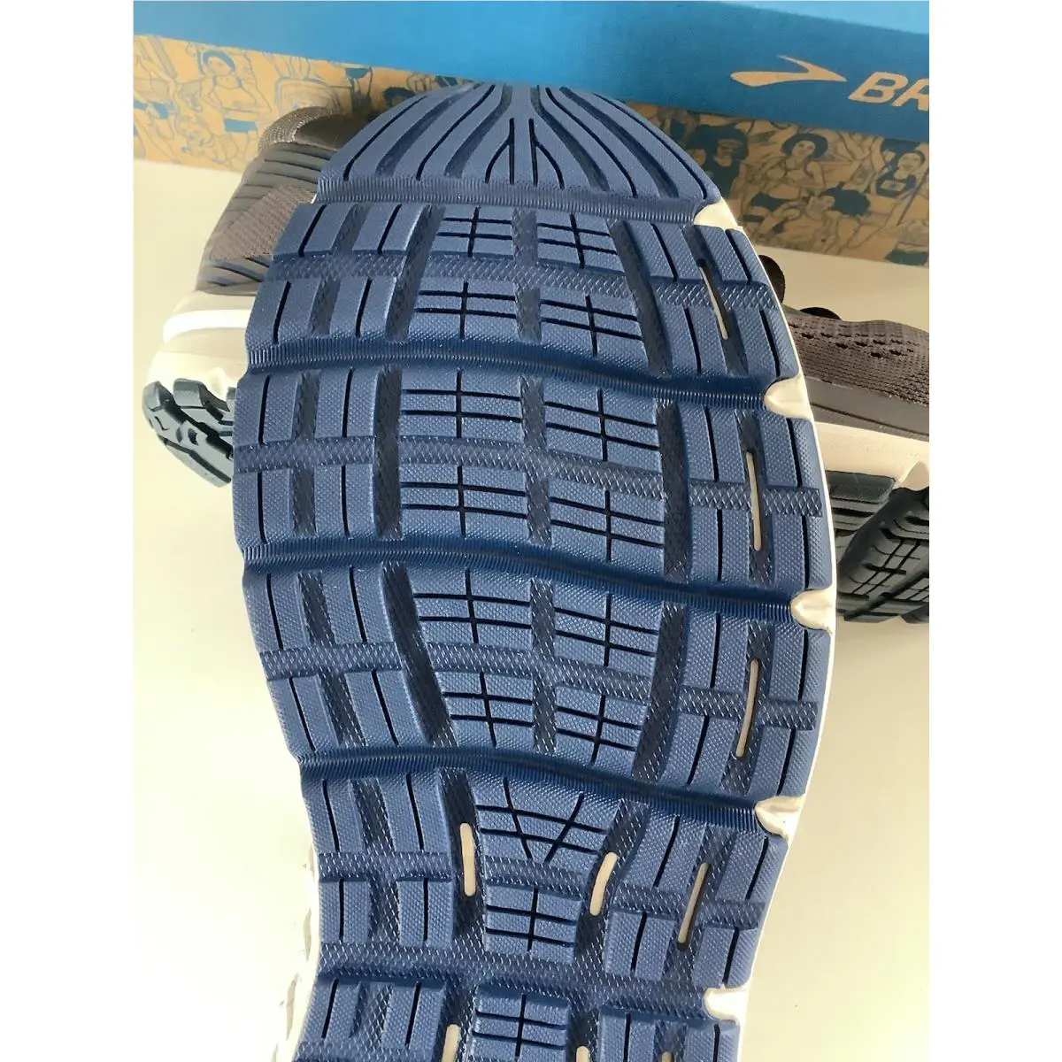Brooks shoes - Brooks Addiction - Addiction - Gray 4