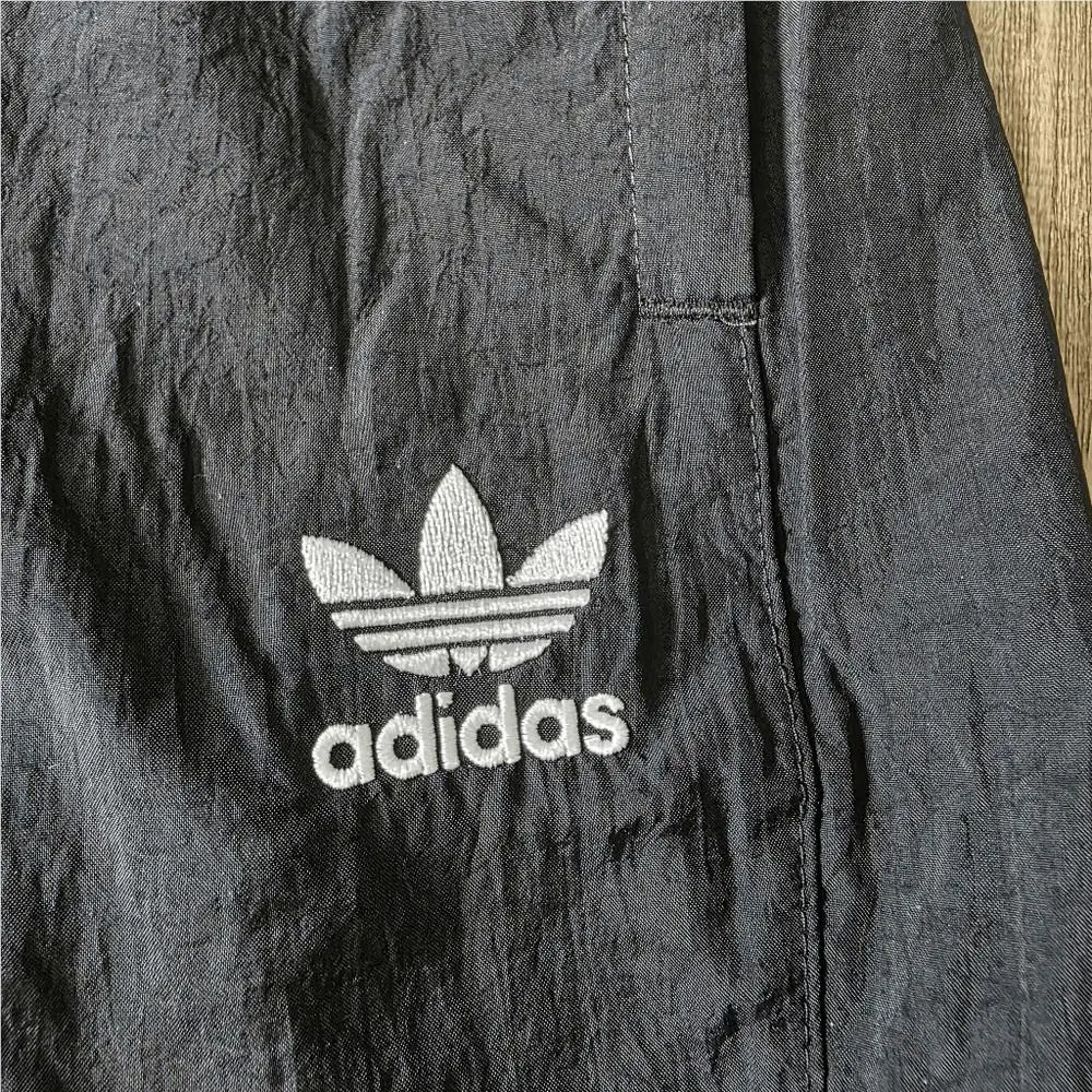 Adidas clothing - Black, Exterior: Multicolor 3