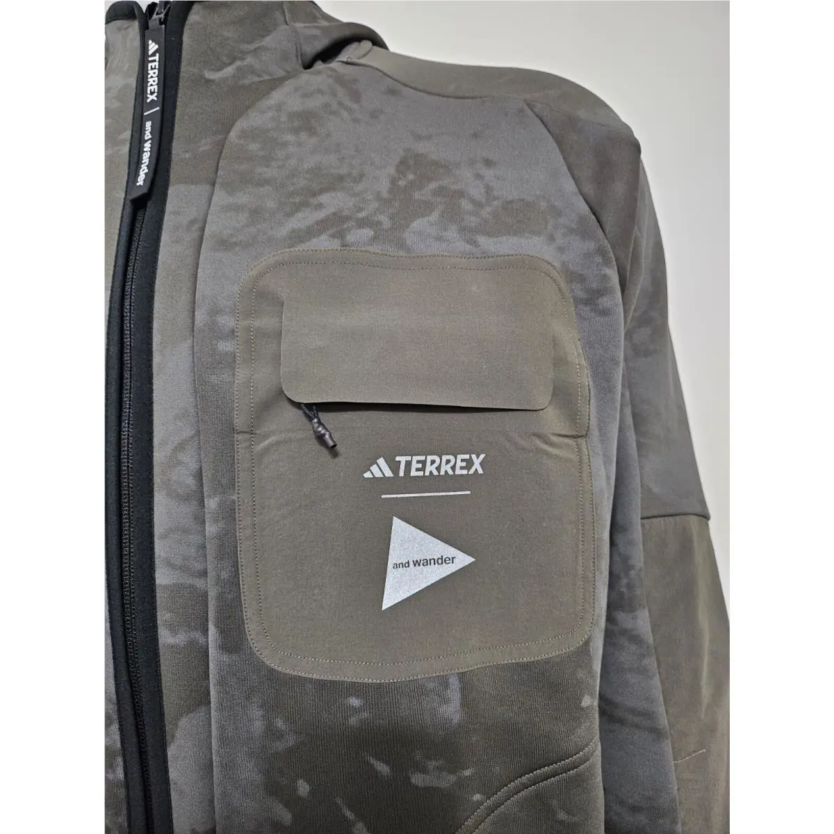 Adidas clothing - Green (UPC: 195745590715) 1