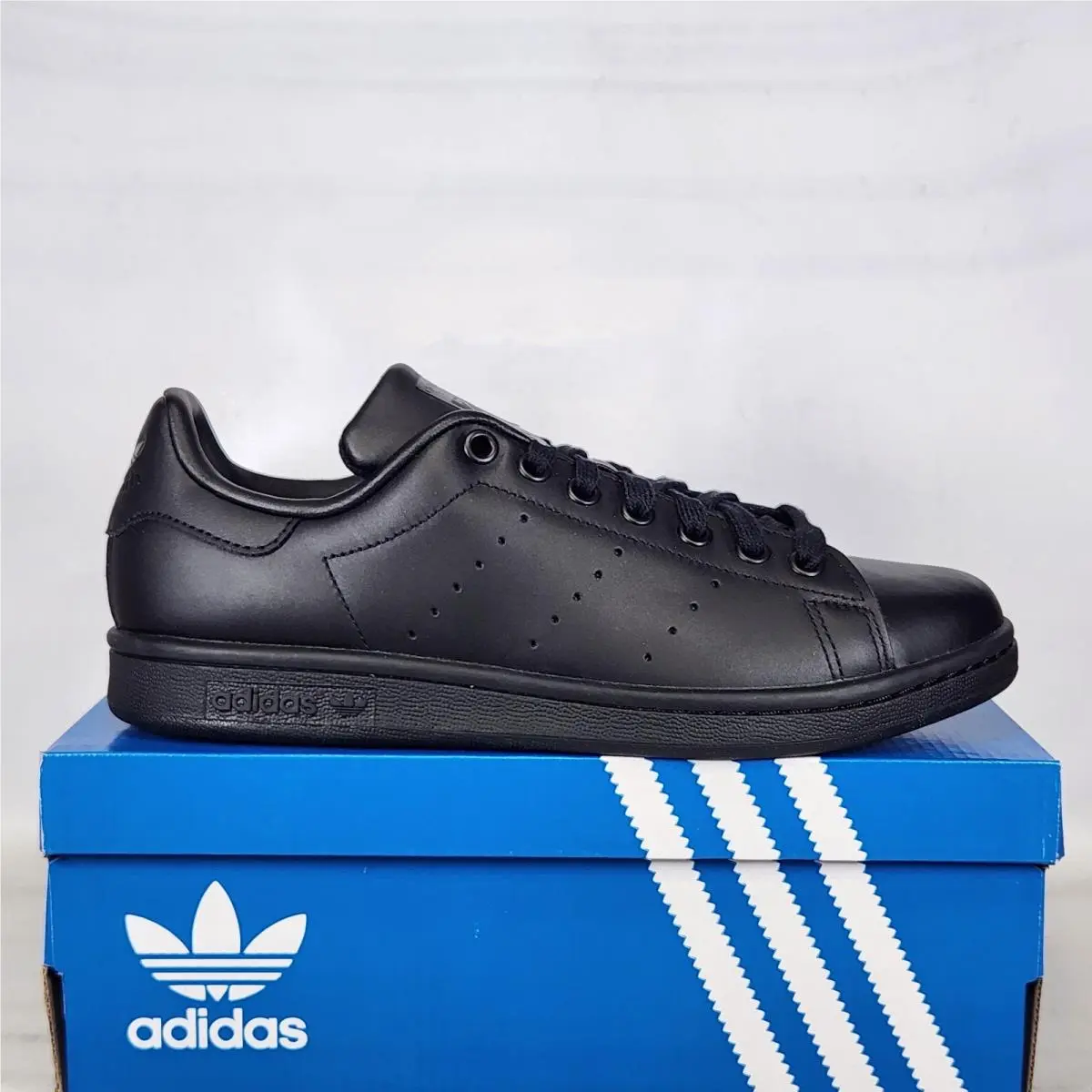Size 7 - Adidas Stan Smith - Triple Black / Core Black - M20327