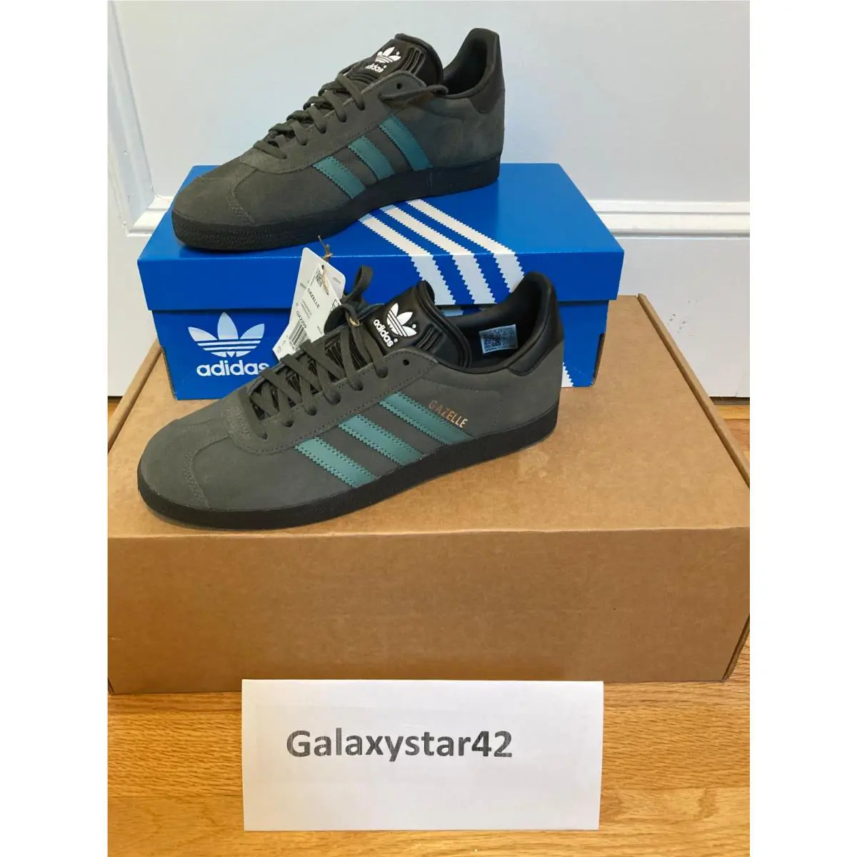 Adidas Gazelle GX2209 For Men US 8.5 - Panton/olive Green/black - Super Rare