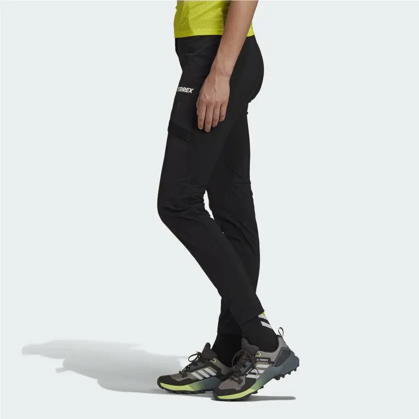 Adidas clothing - Black (UPC: 194817658025) 2