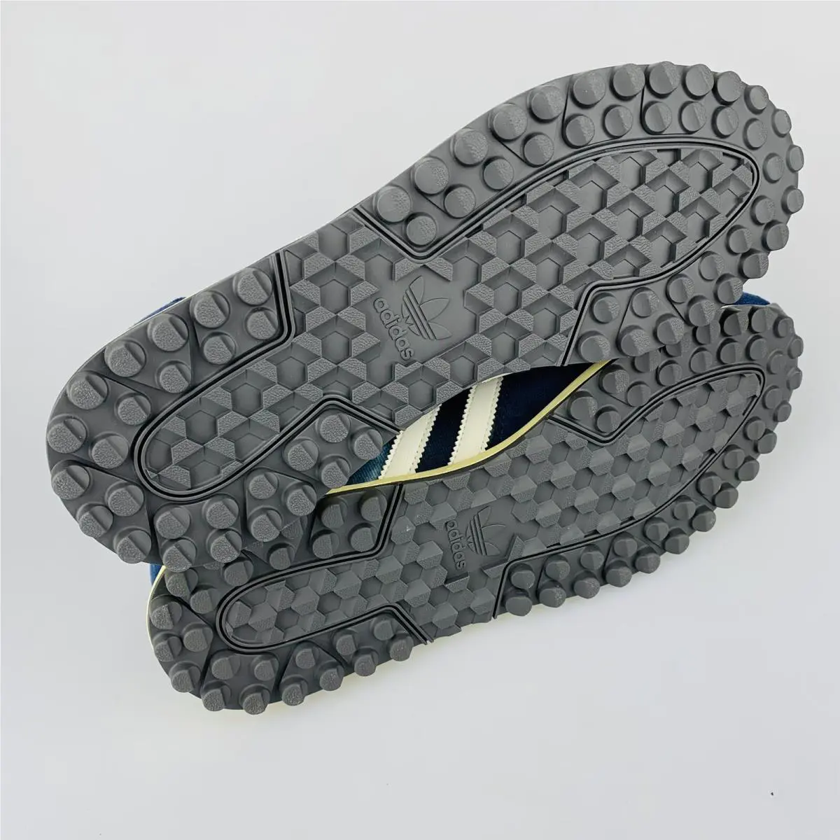 Adidas shoes - adidas TRX Vintage - TRX Vintage - GX9250 - Blue, Manufacturer: Carbon / Zero Metalic / Cloud White (UPC: 195740548001) 4