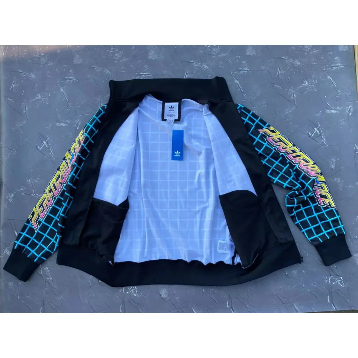 Adidas clothing - Adidas HG6509 - Multicolor (UPC: 0195743504684) 3