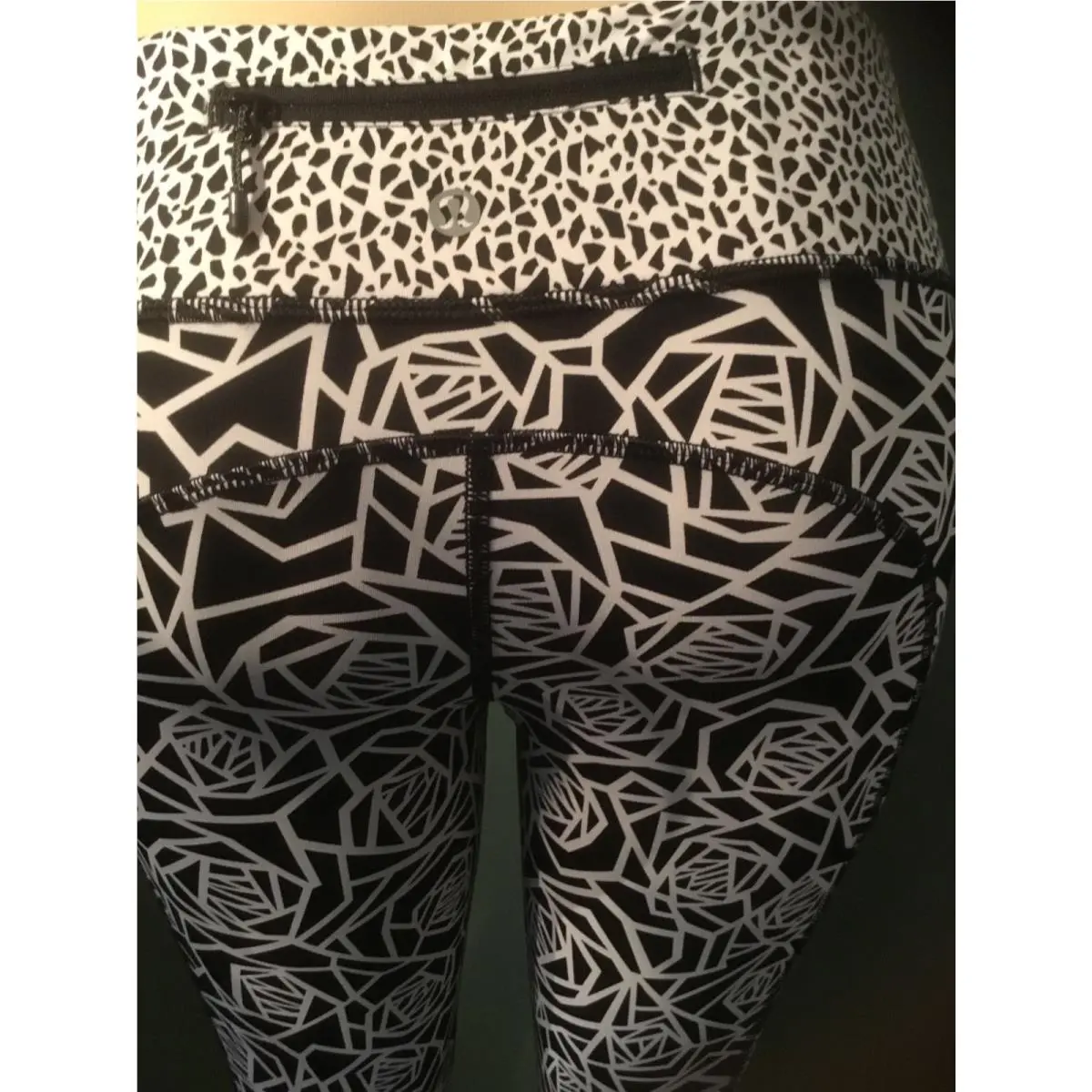 Lululemon clothing - CSAL/CDFI 9