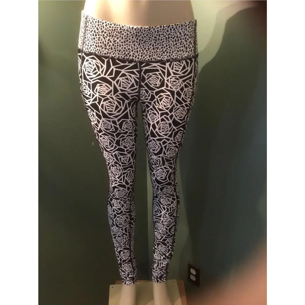 Lululemon clothing - CSAL/CDFI 5