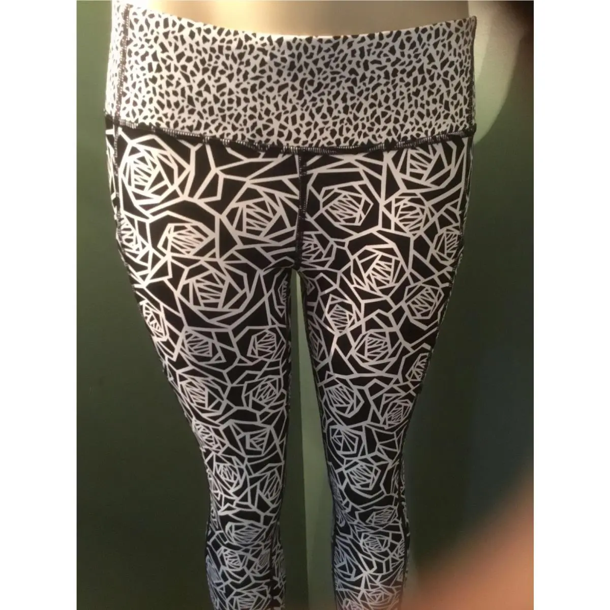Lululemon clothing - CSAL/CDFI 6