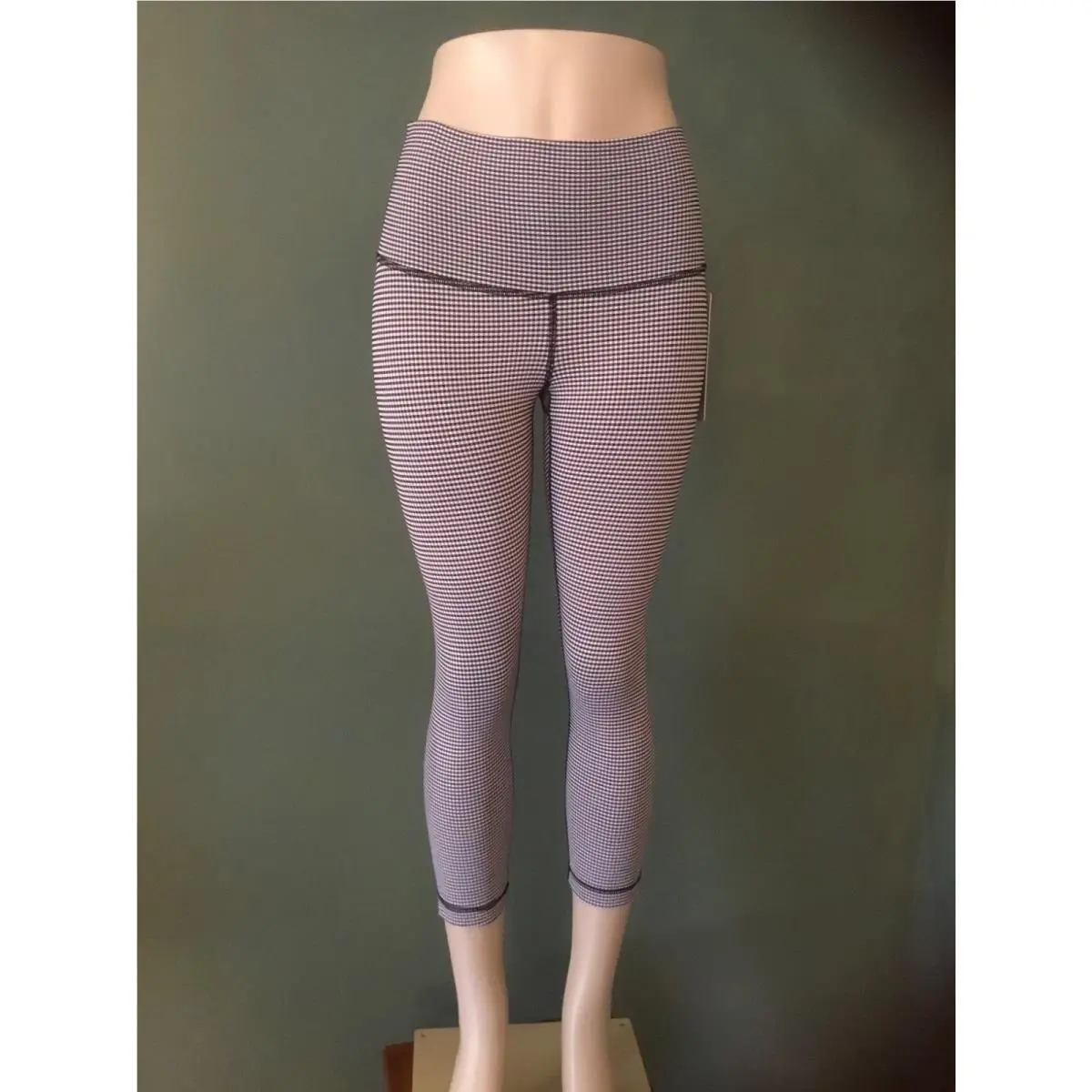 Lululemon clothing - Black/white 6