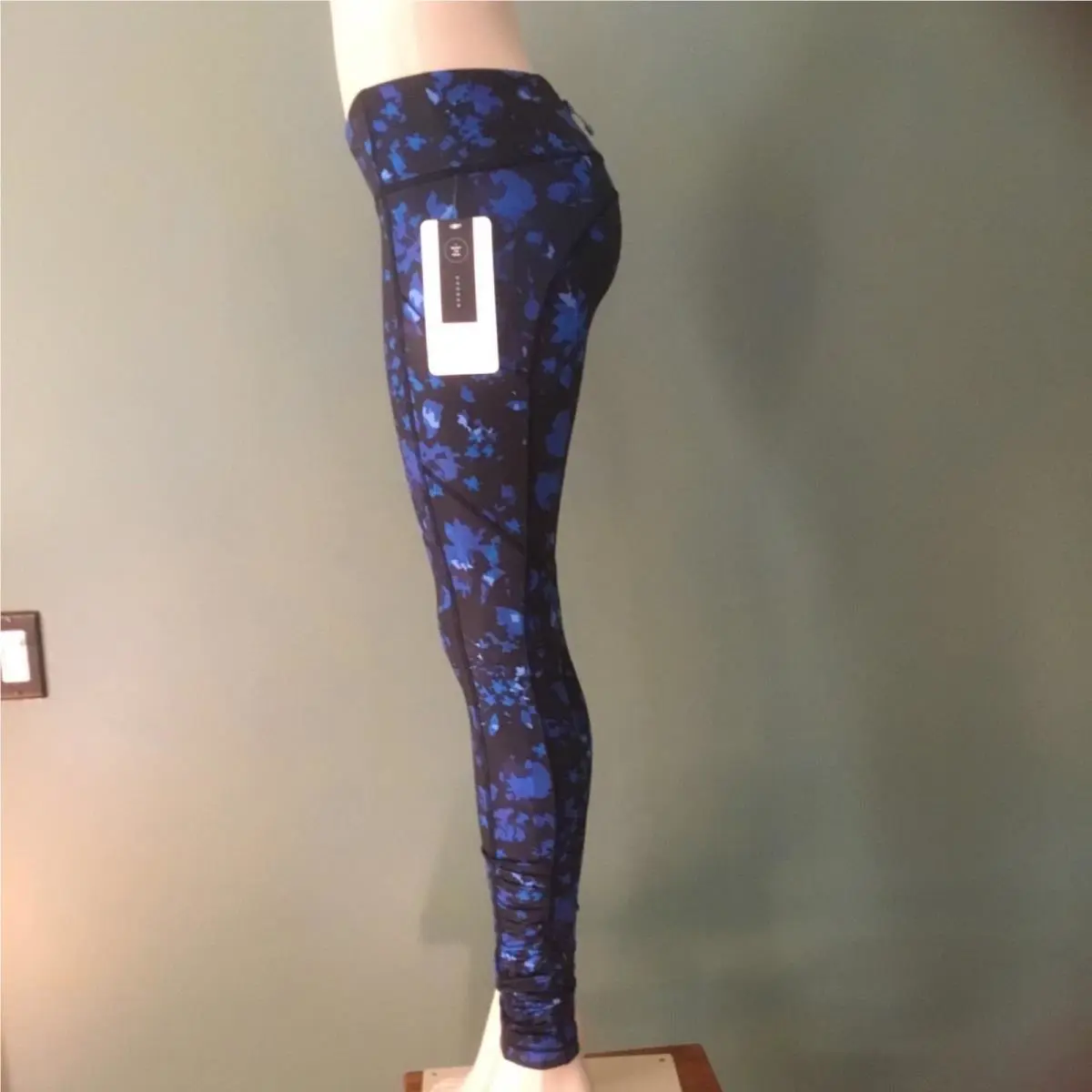 Lululemon clothing - DANY 1