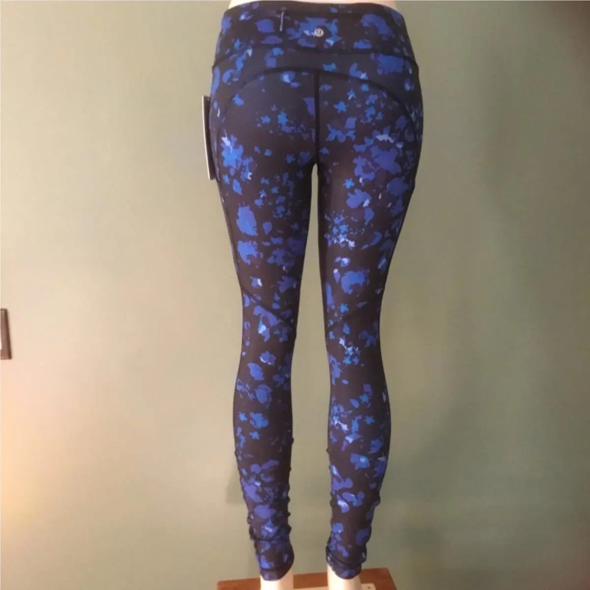 Lululemon clothing - DANY 4