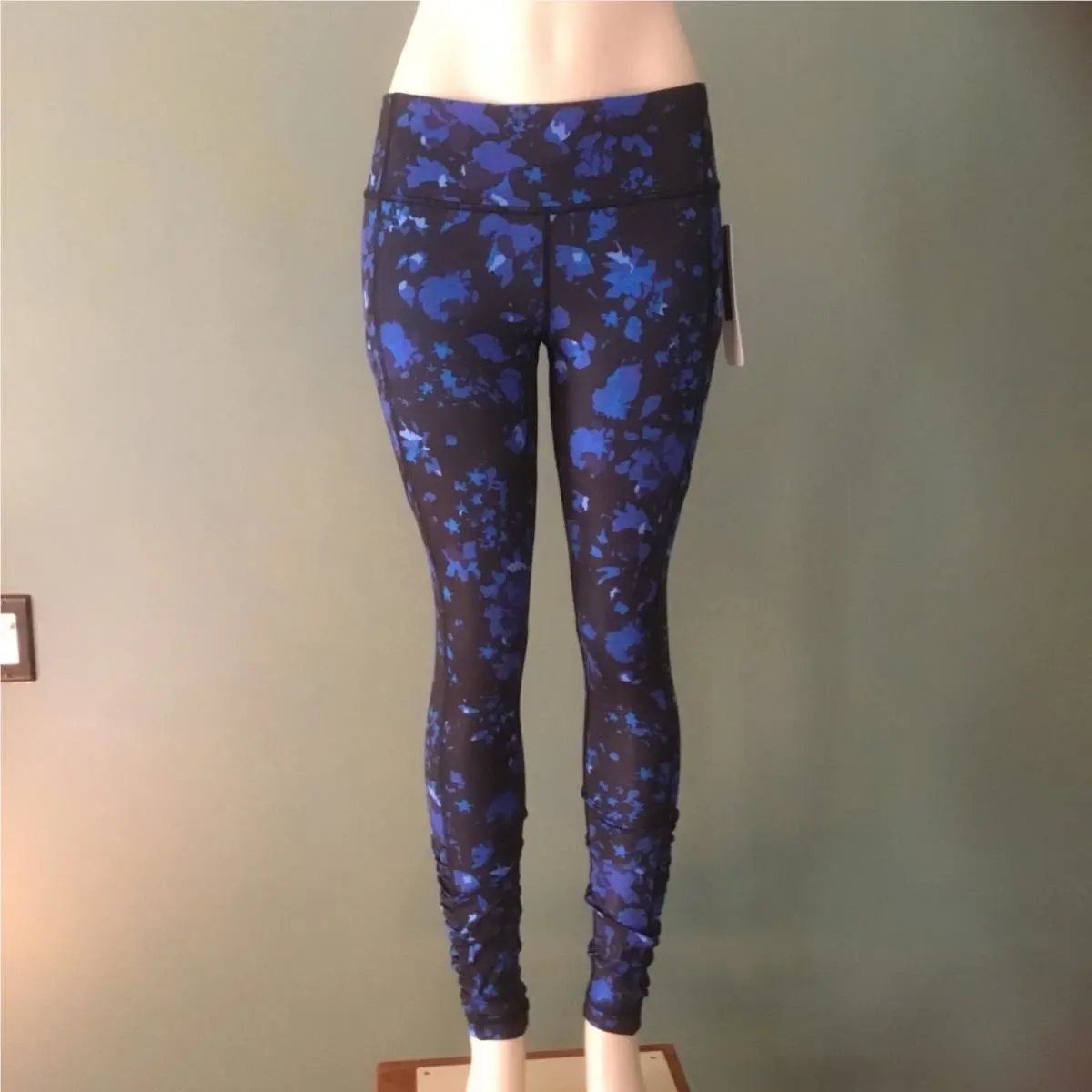 Lululemon clothing - DANY 6