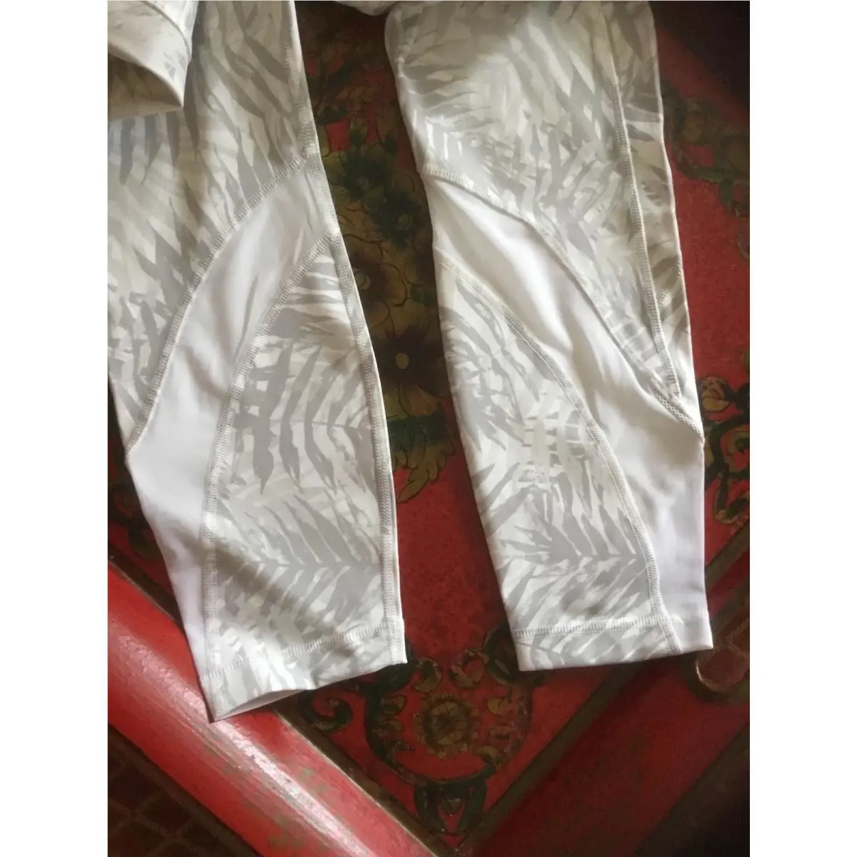 Lululemon clothing - white/gray (PCWN) 1