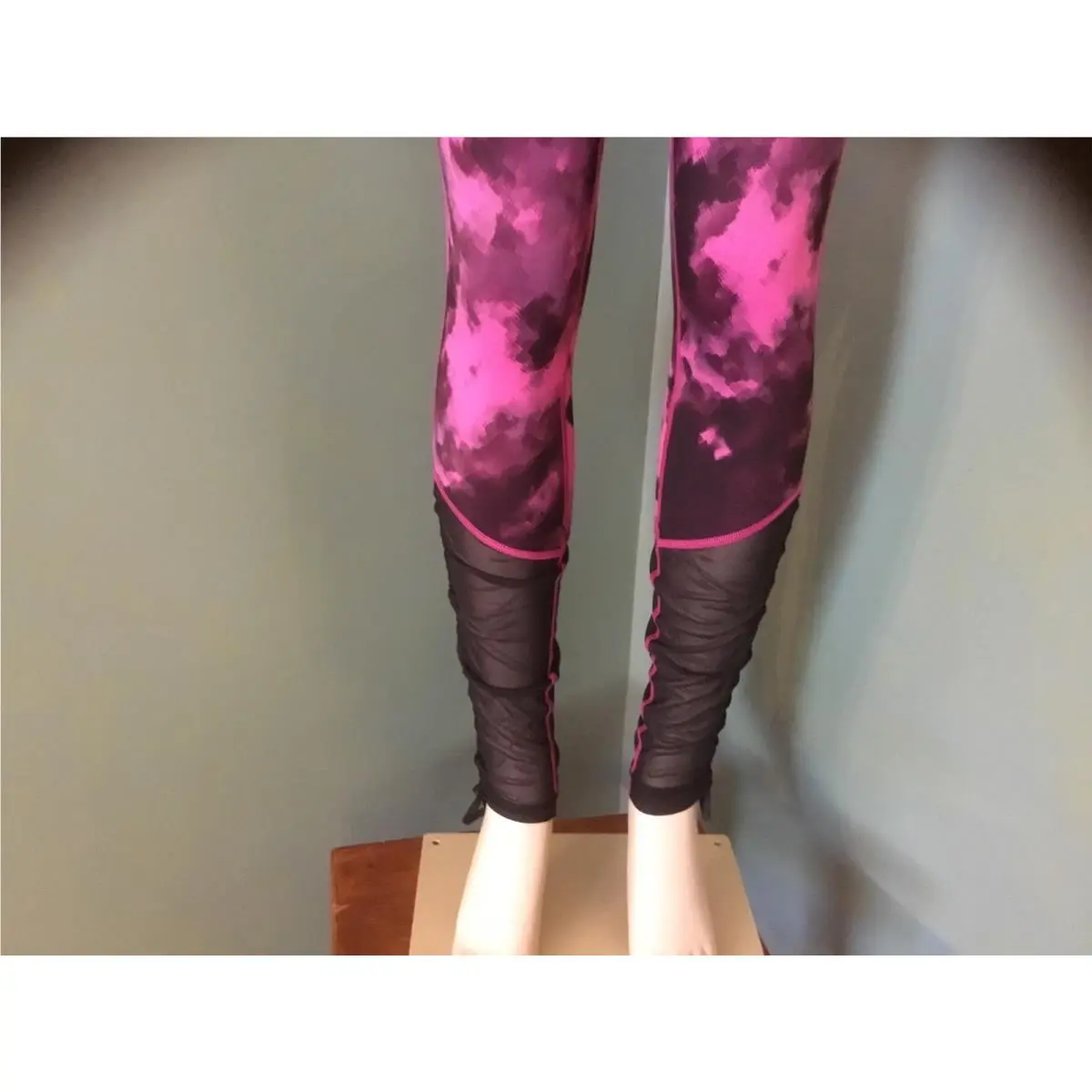 Lululemon clothing - Blooming Rasberry Pixie Black 7