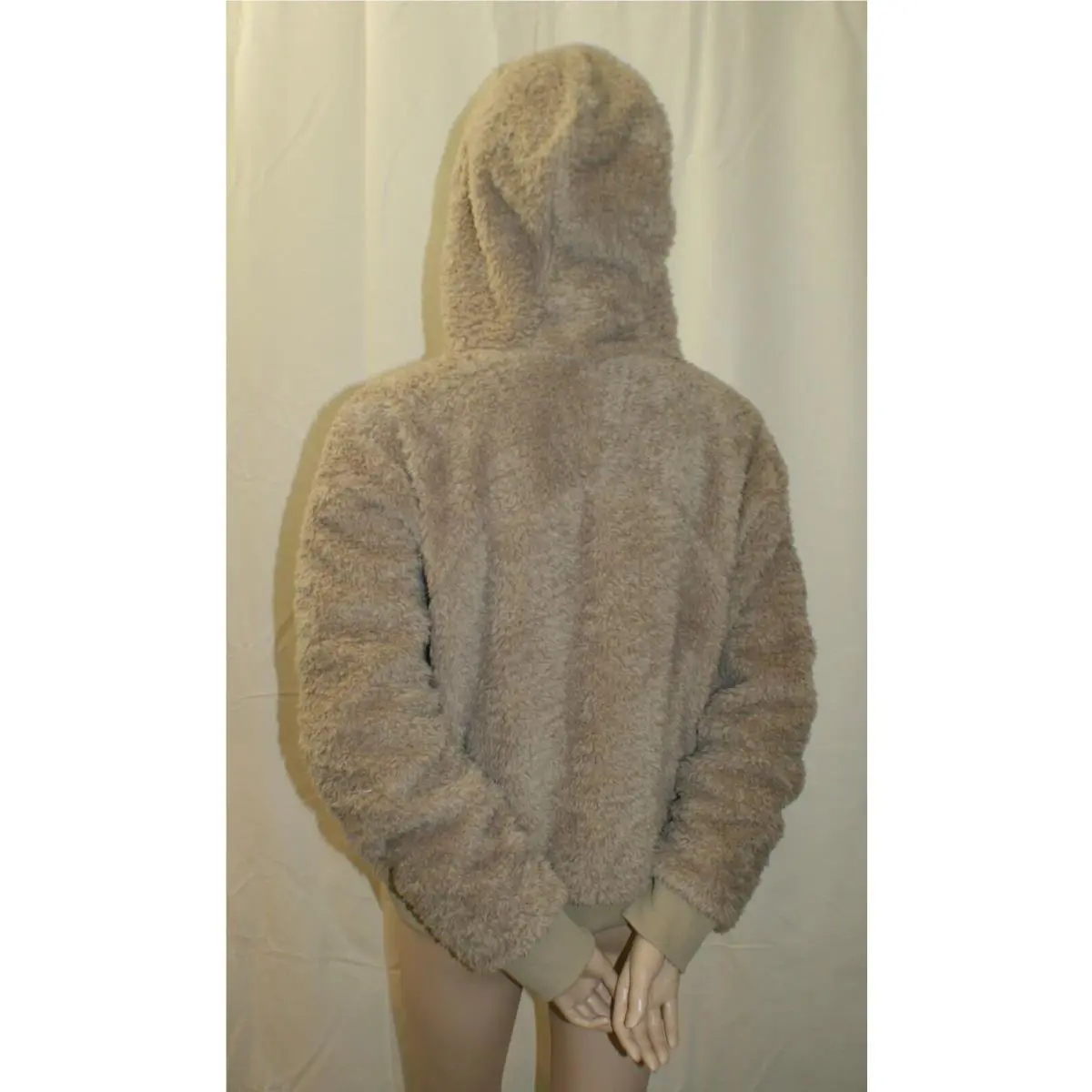 Lululemon clothing - TRNH 2