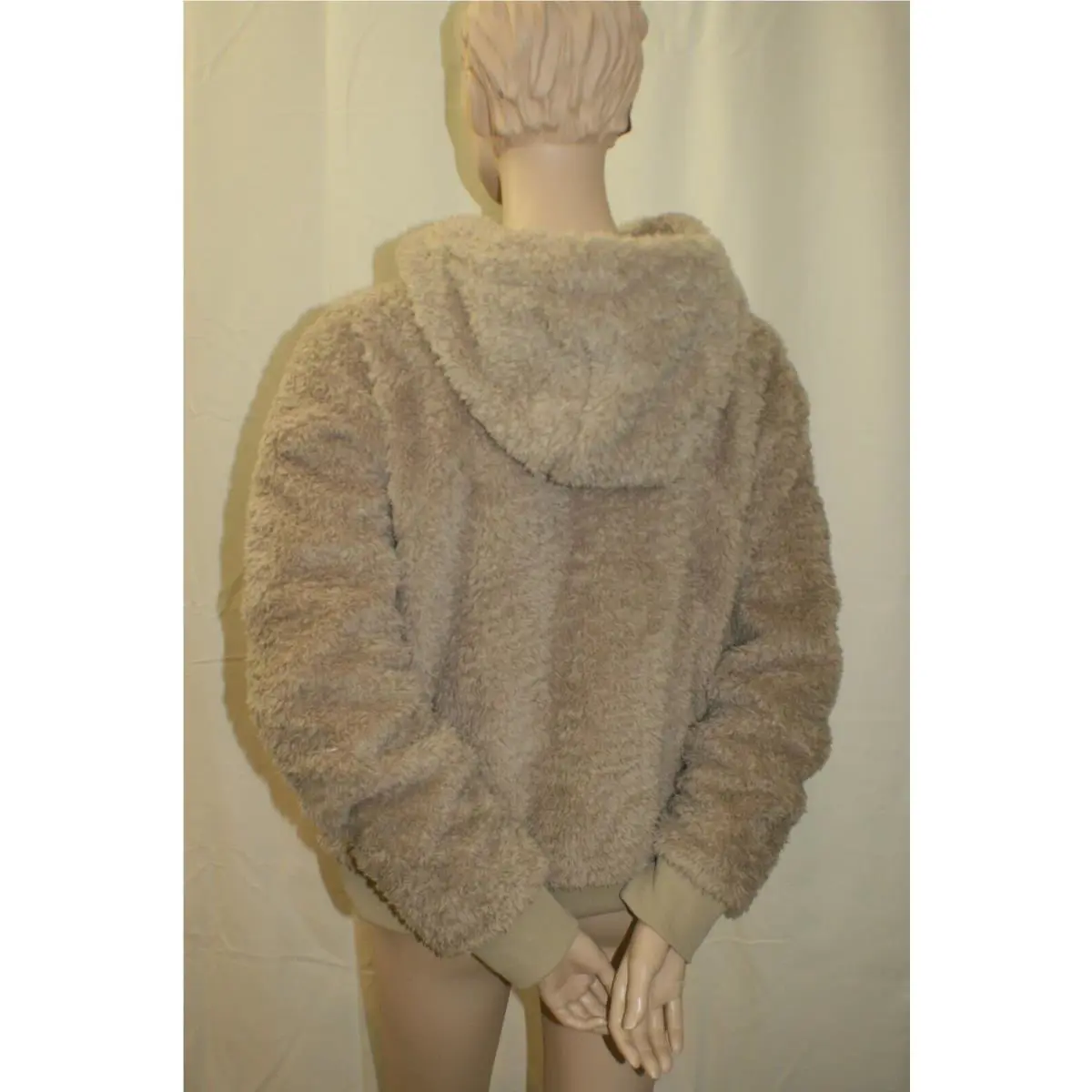 Lululemon clothing - TRNH 3
