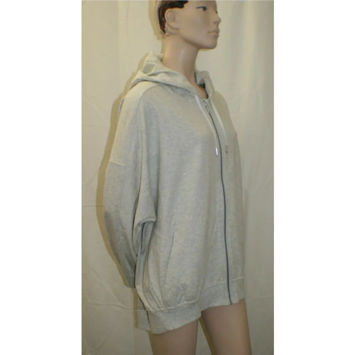 Lululemon clothing - Heathered Core Ultra Light Grey 3