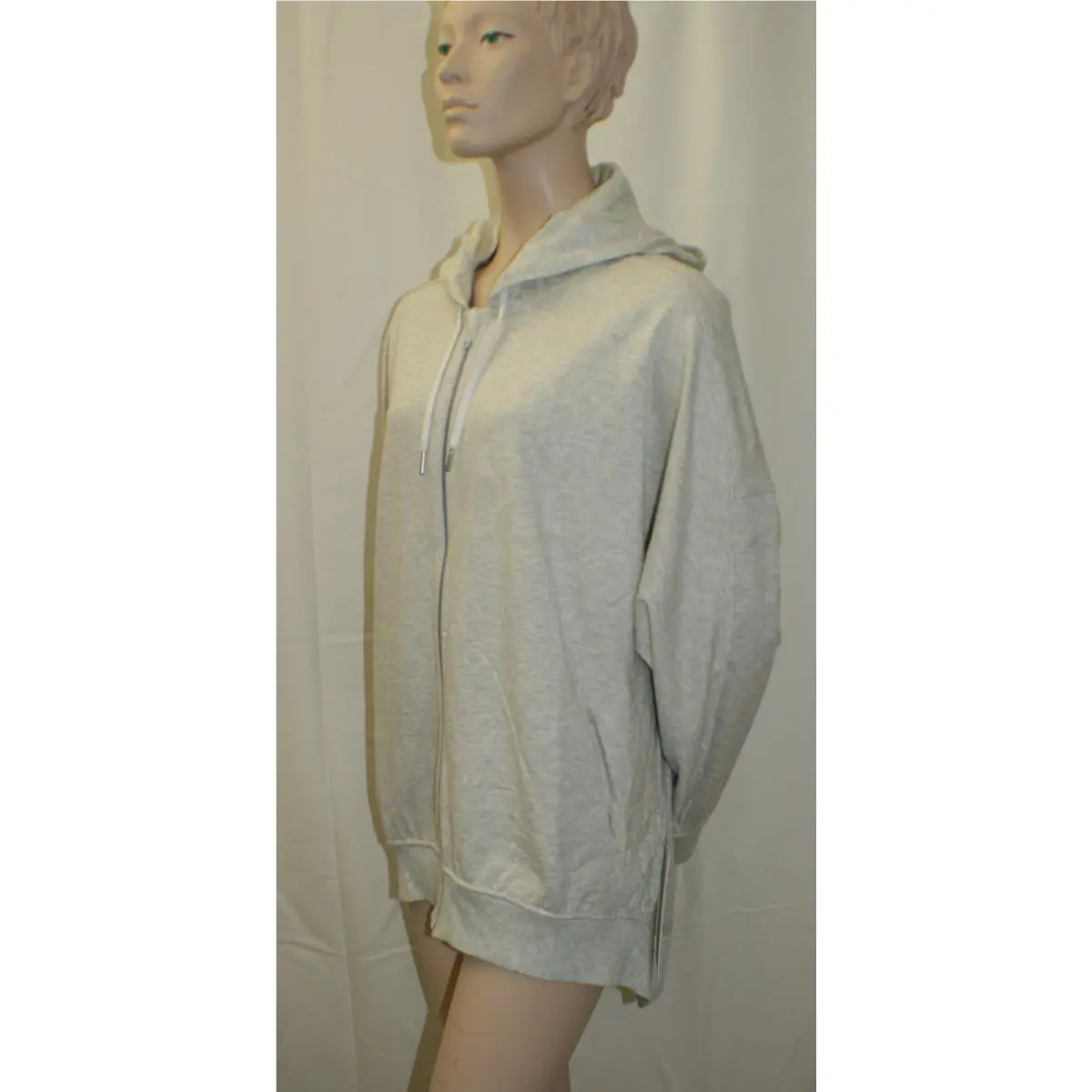 Lululemon clothing - Heathered Core Ultra Light Grey 4