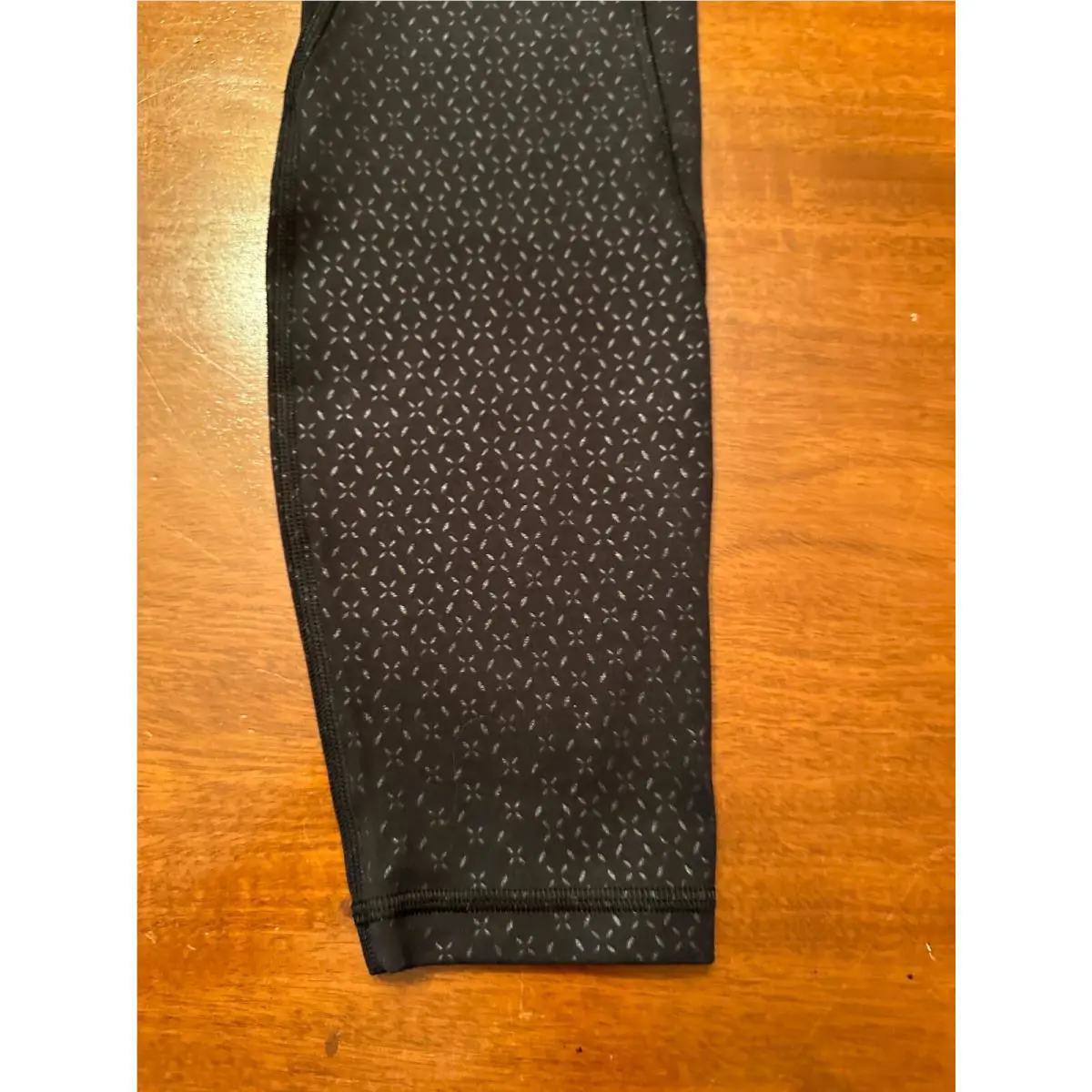 Lululemon clothing - black w/ embossed tiny print 0