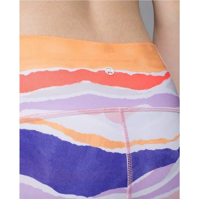 Lululemon clothing - bleacher stripe white iris flower 7