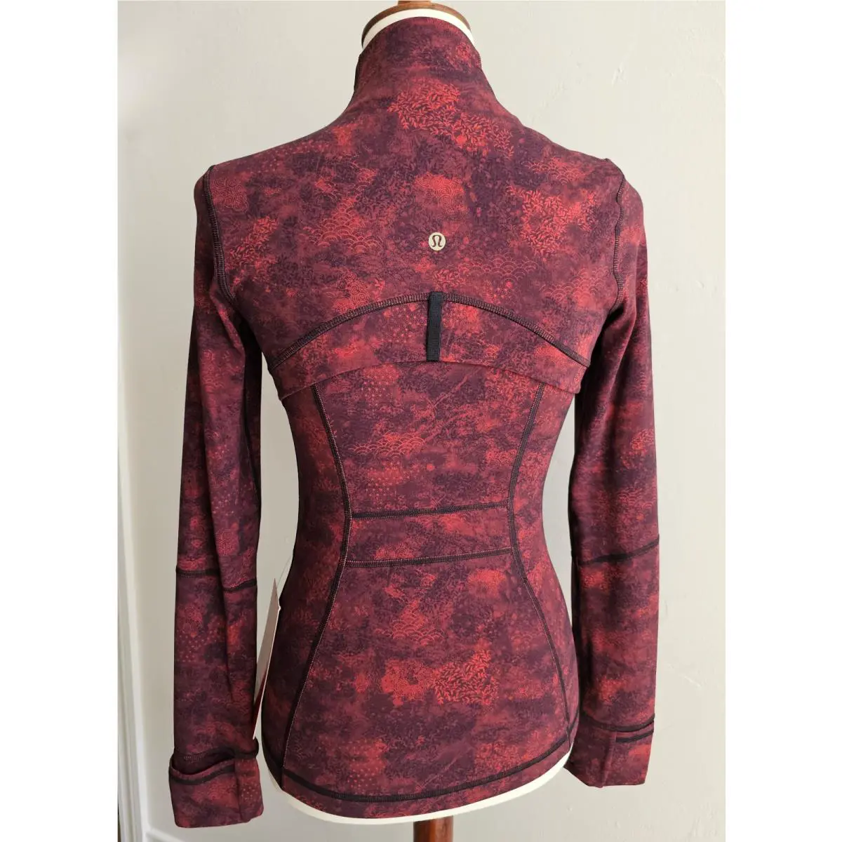 Lululemon clothing - Dark Red 4