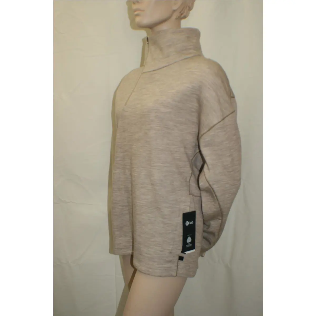 Lululemon clothing - LINM 0
