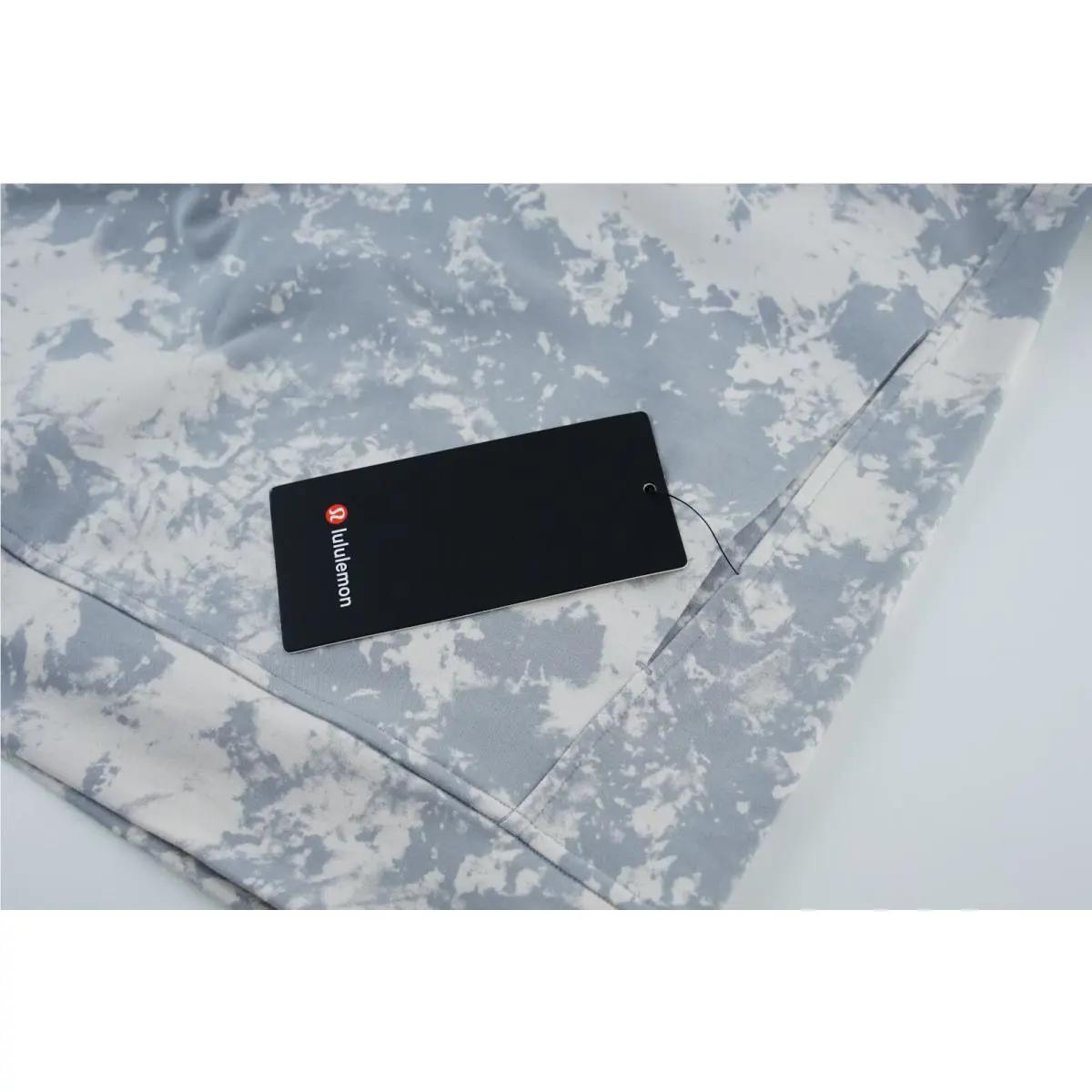 Lululemon clothing - Spectral White Opal Silver Drop 8