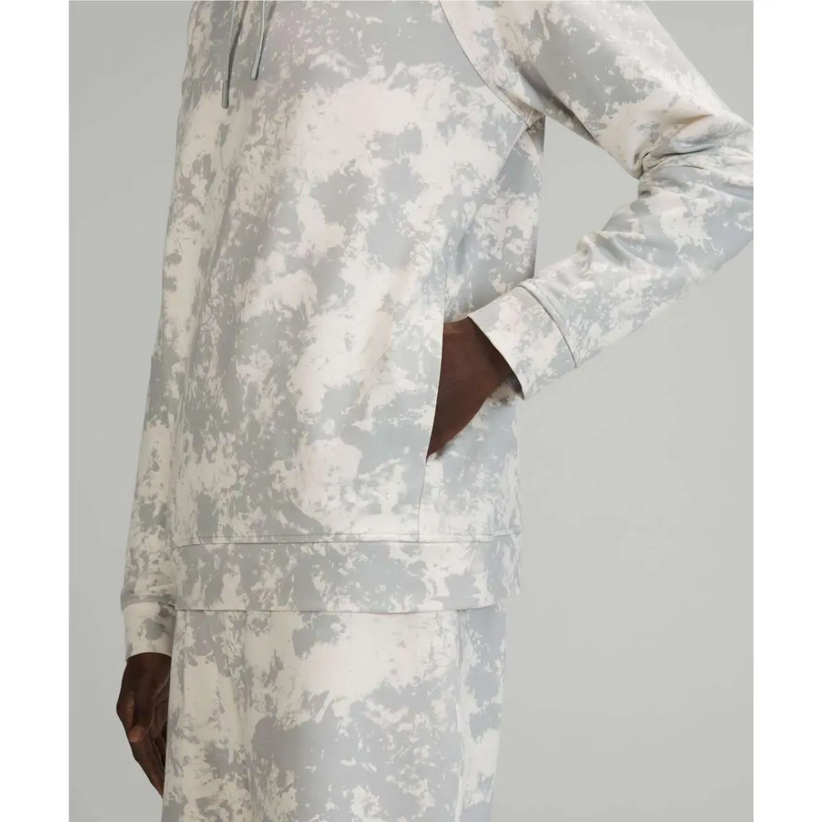 Lululemon clothing - Spectral White Opal Silver Drop 2