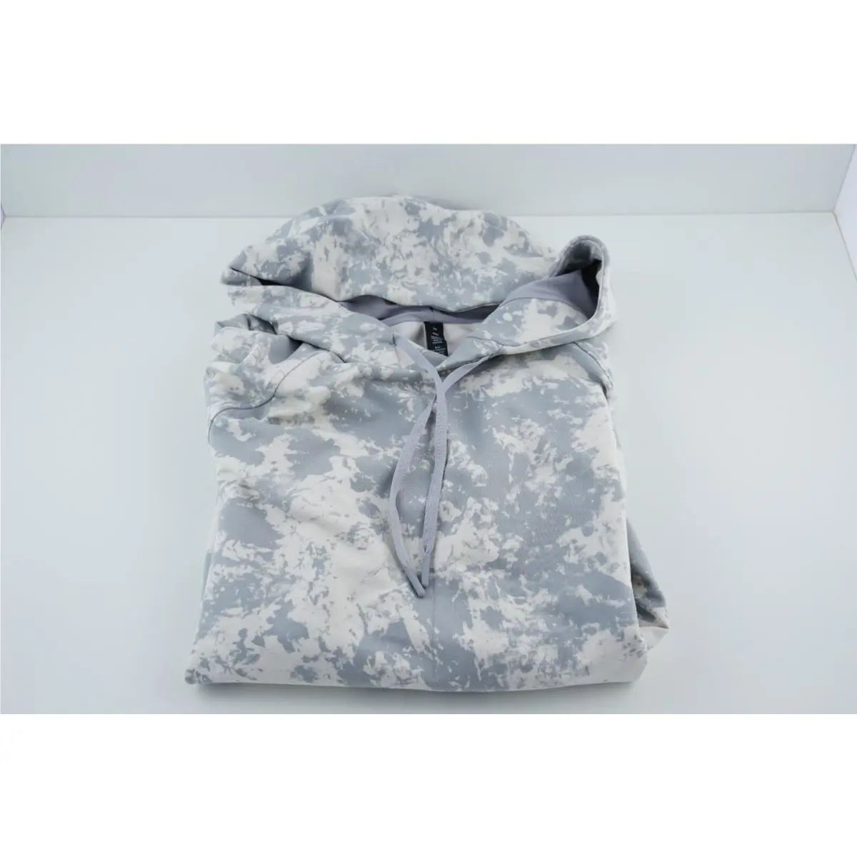 Lululemon clothing - Spectral White Opal Silver Drop 4