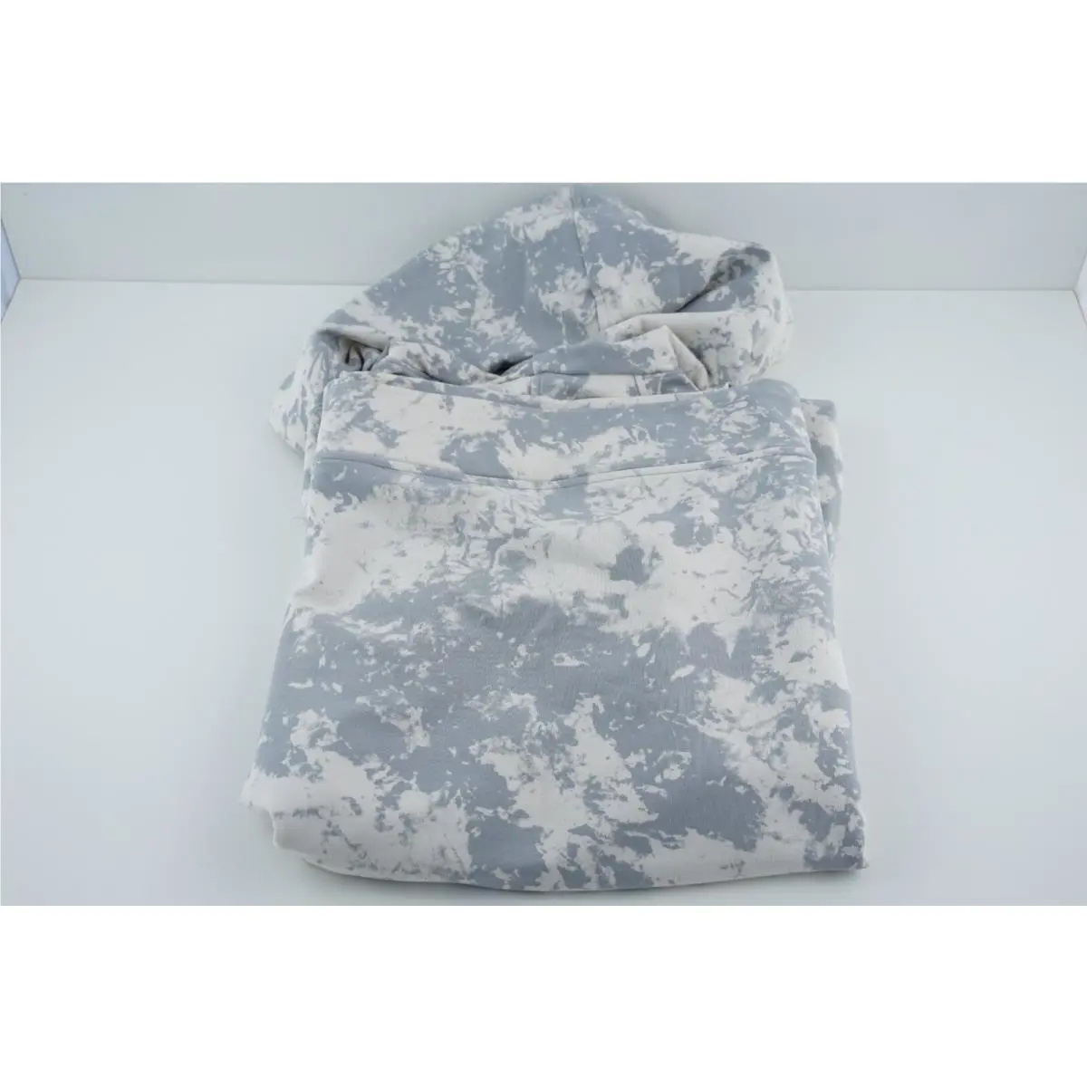 Lululemon clothing - Spectral White Opal Silver Drop 5