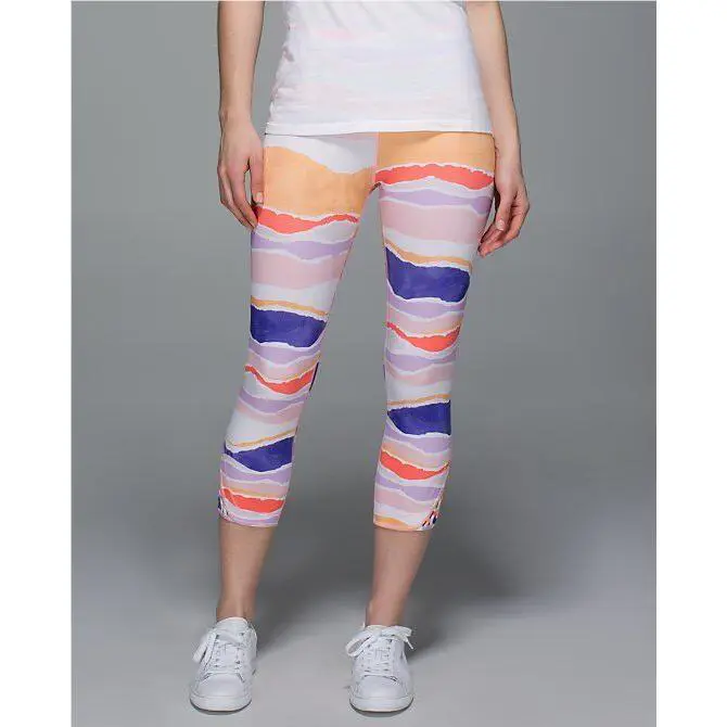 Lululemon clothing - bleacher stripe white iris flower 3